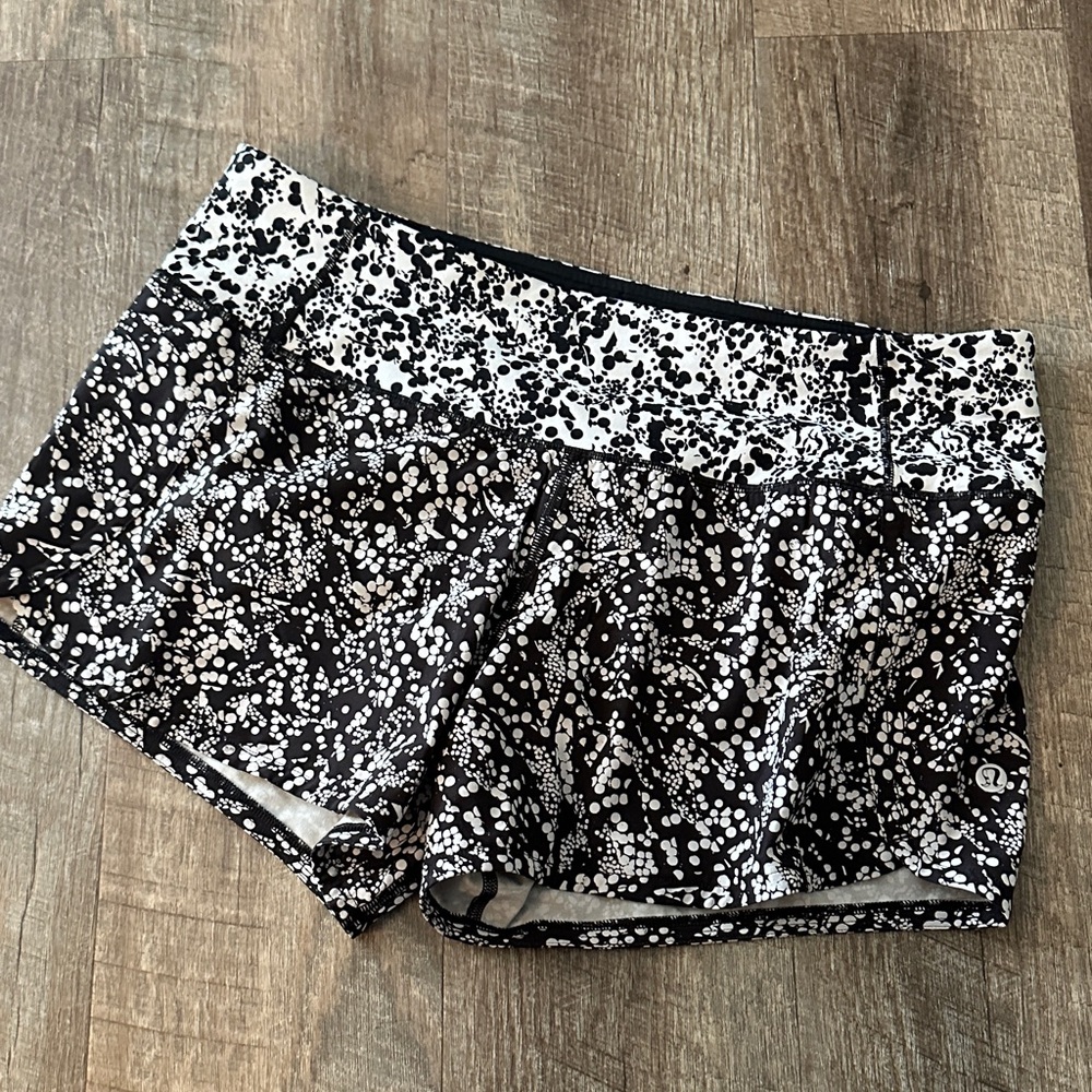 Lululemon - size 6